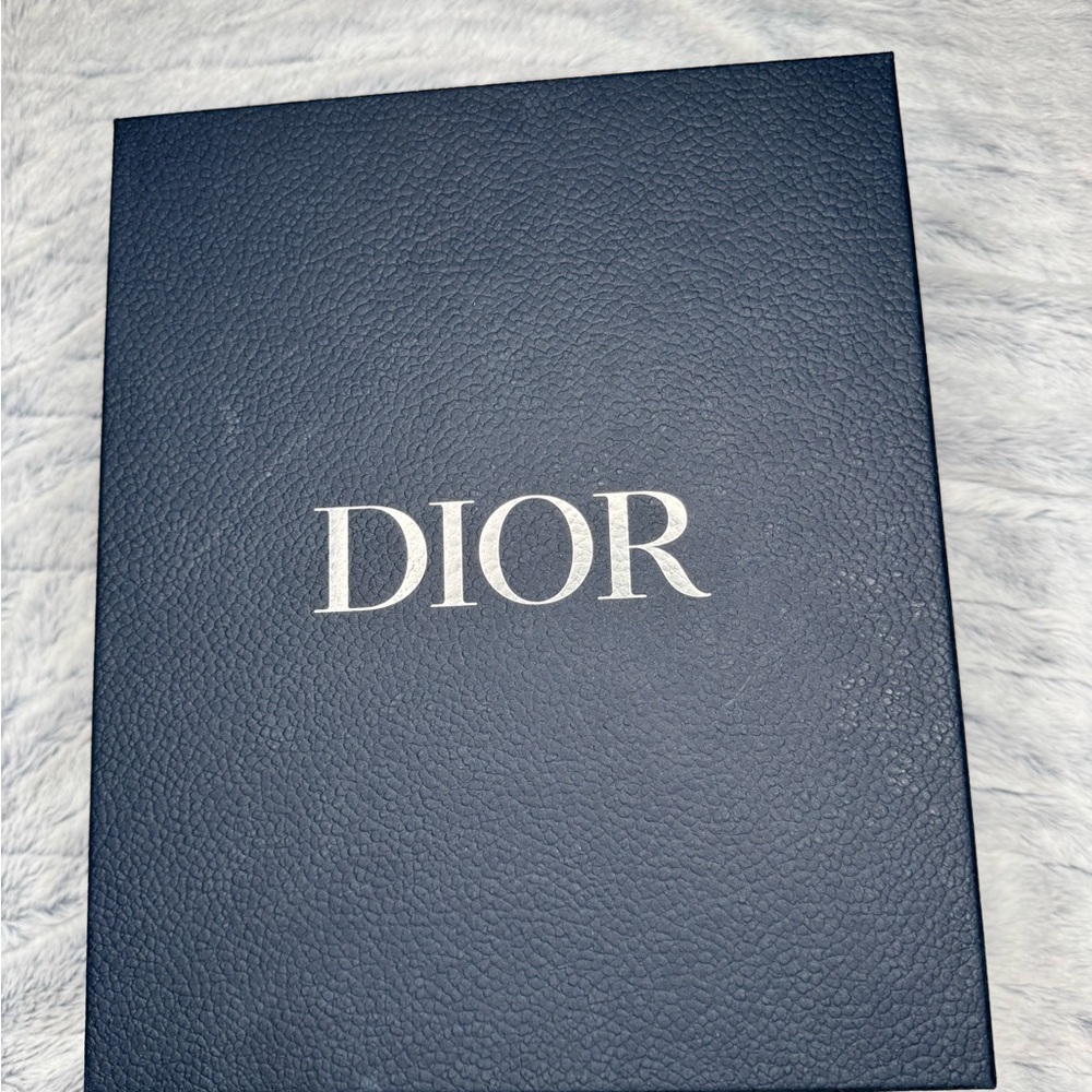 Dior Blue and Gray Interior Detail limited edition - Picture 10 of 10